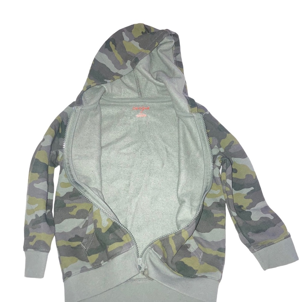 Set made of a soft&comfortable cotton blend fabric that is durable.